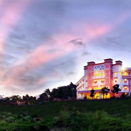 Aston Niu Manokwari Hotel & Conference Center Exteriör bild