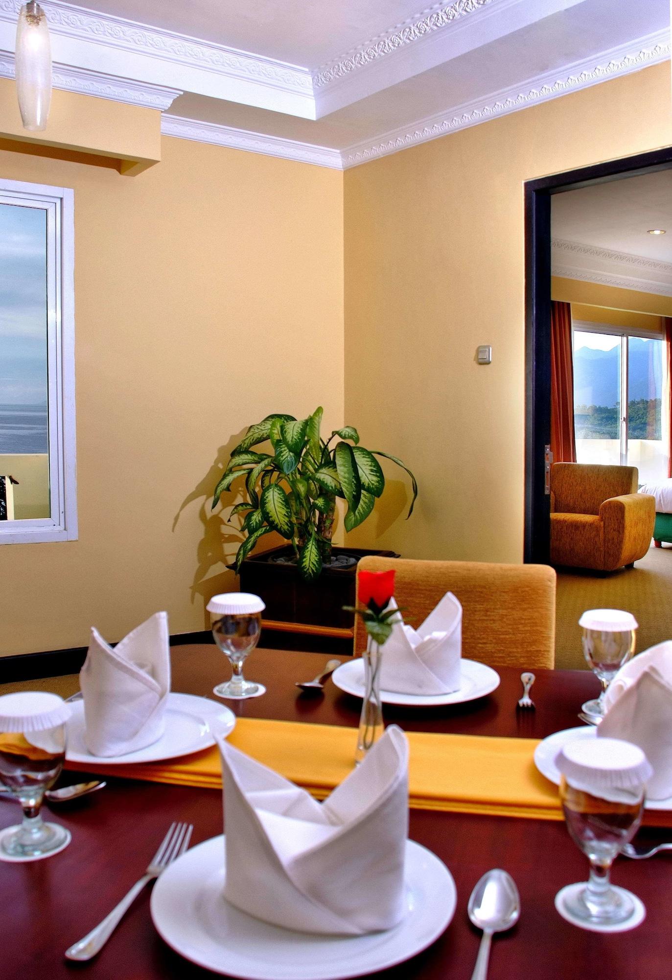 Aston Niu Manokwari Hotel & Conference Center Exteriör bild
