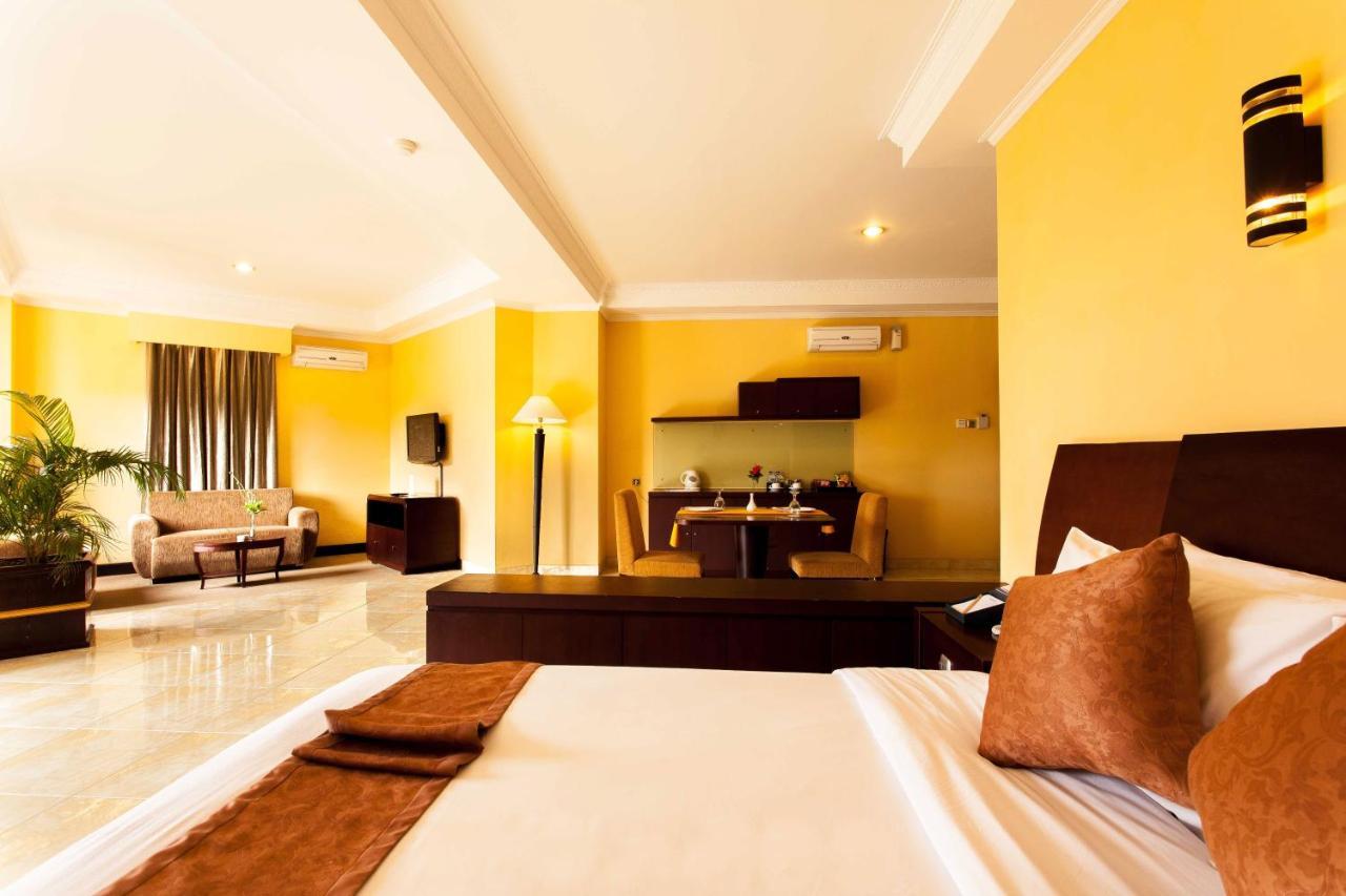Aston Niu Manokwari Hotel & Conference Center Exteriör bild