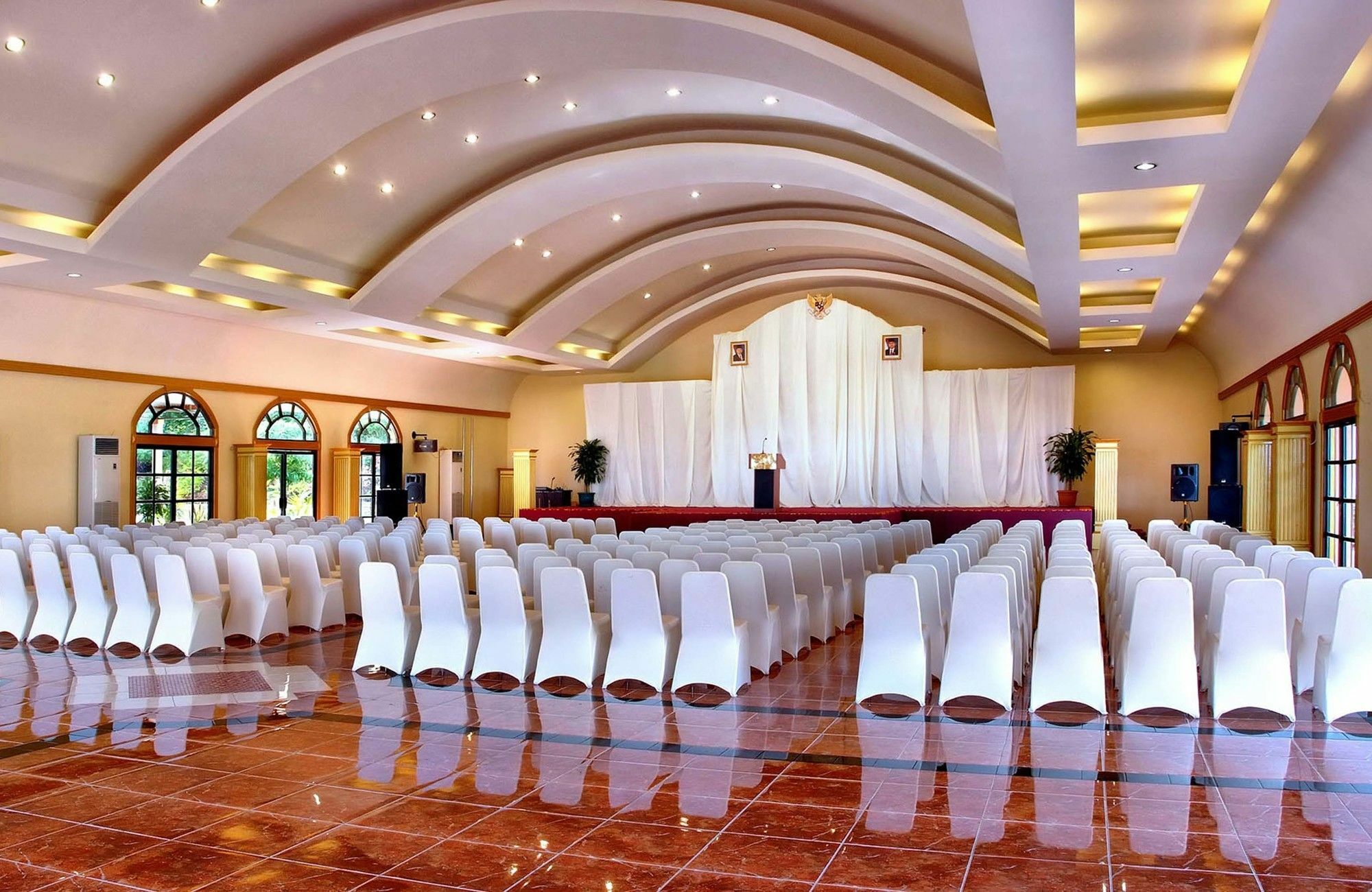 Aston Niu Manokwari Hotel & Conference Center Exteriör bild