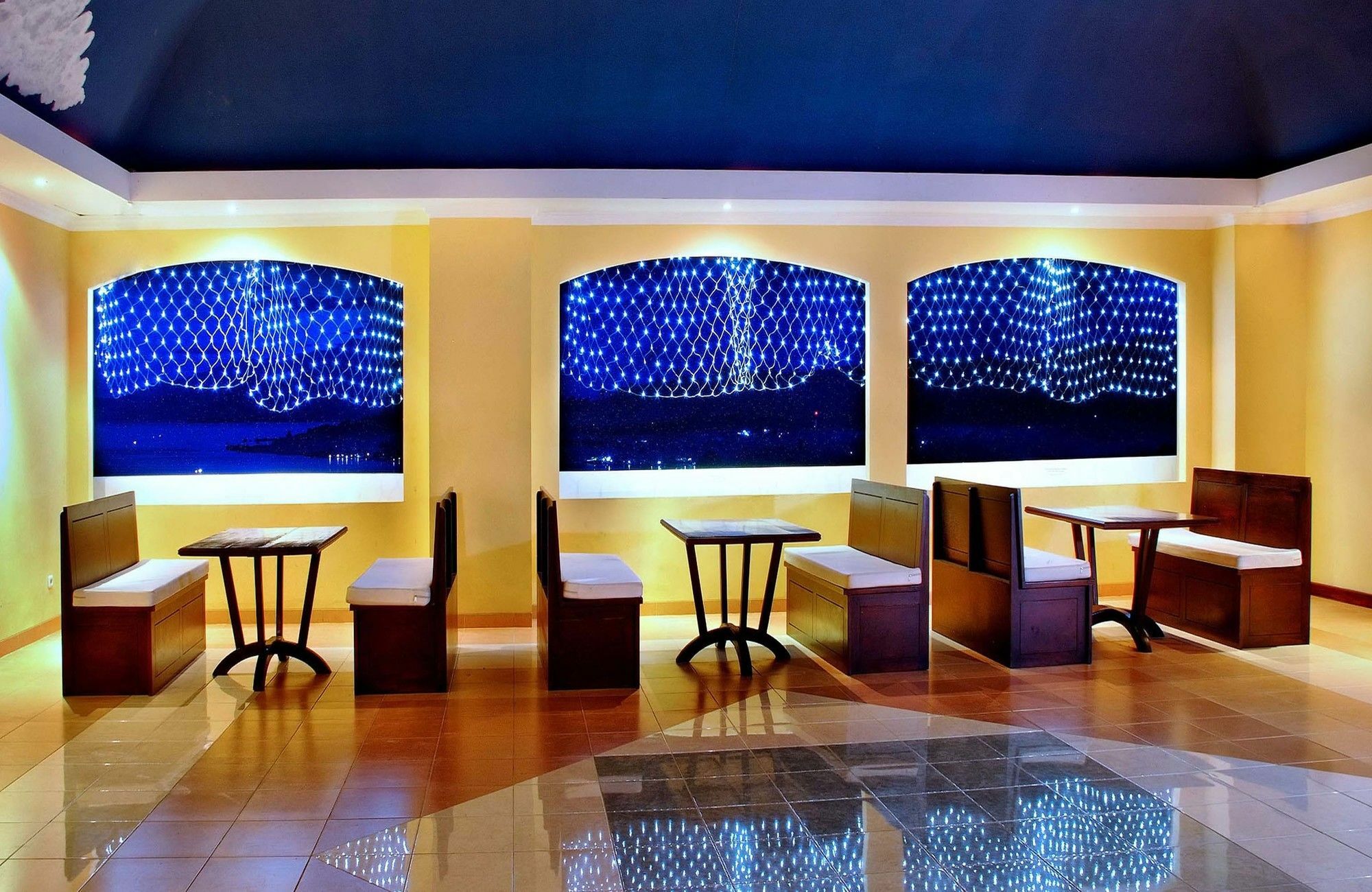 Aston Niu Manokwari Hotel & Conference Center Exteriör bild