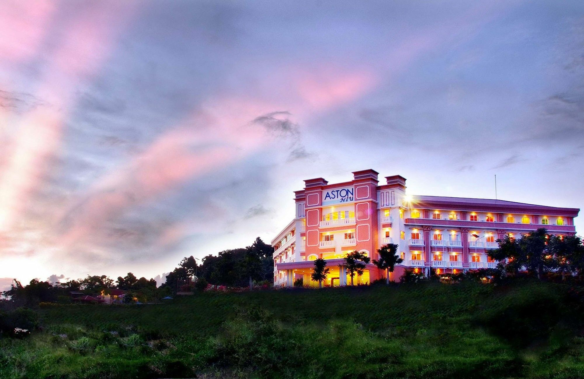 Aston Niu Manokwari Hotel & Conference Center Exteriör bild